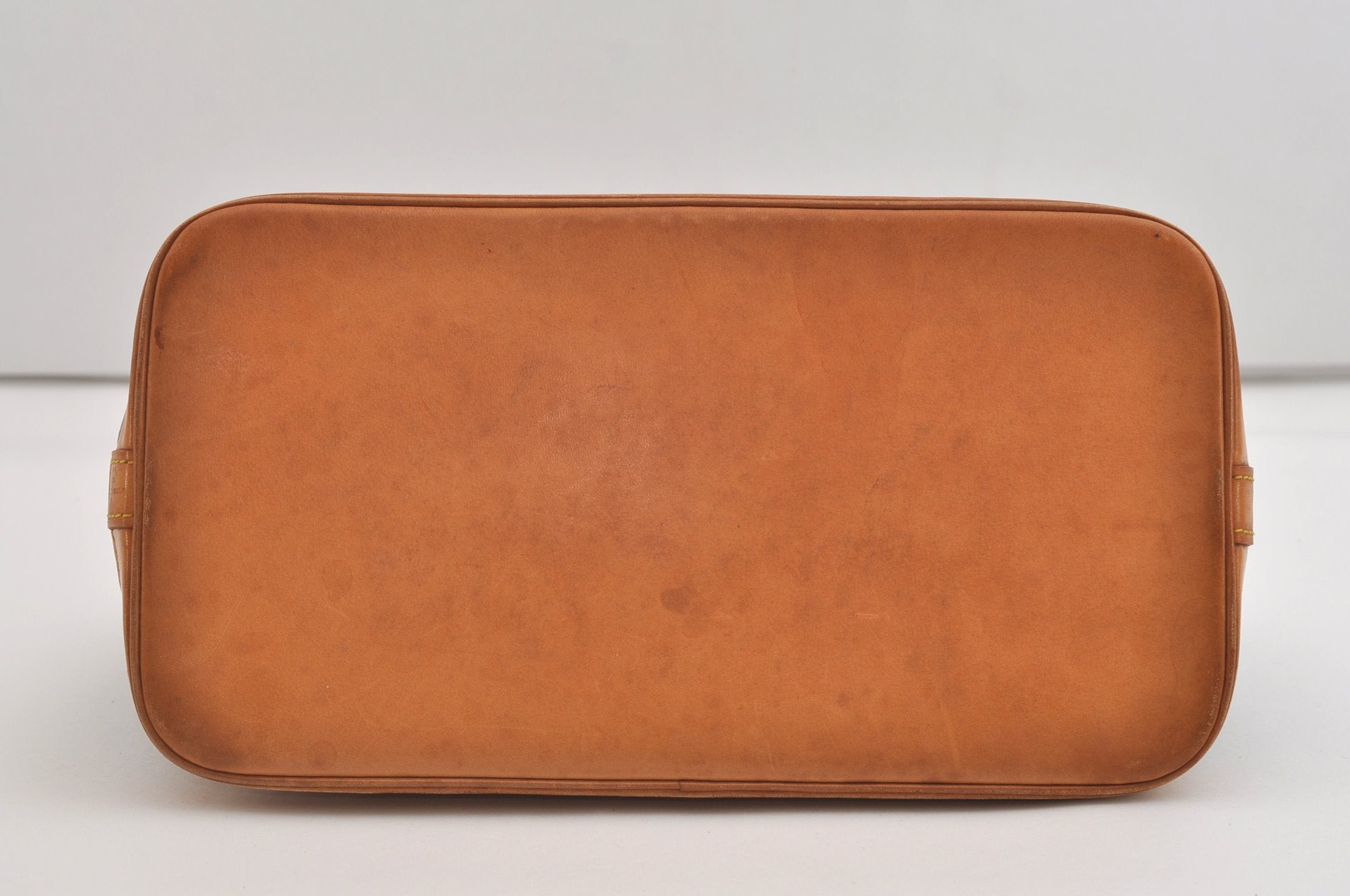 Authentic Louis Vuitton Monogram Alma Hand Bag Purse M51130 LV 7118J