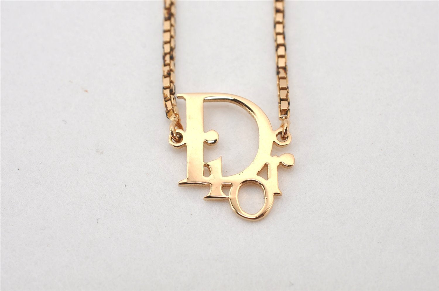 Authentic Christian Dior Gold Tone Chain Pendant Necklace CD 7122K