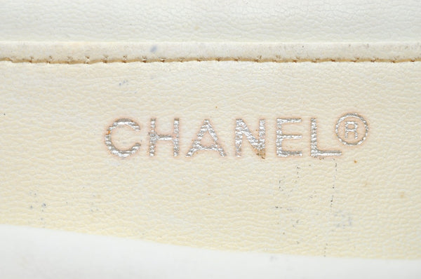 Authentic CHANEL Calf Skin Matelasse Chain Shoulder Cross Bag White CC 7129I