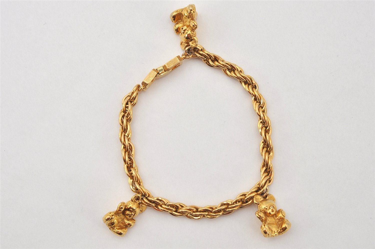 Authentic GIVENCHY Vintage Chain Bracelet Bear Motif Gold Tone 7132K