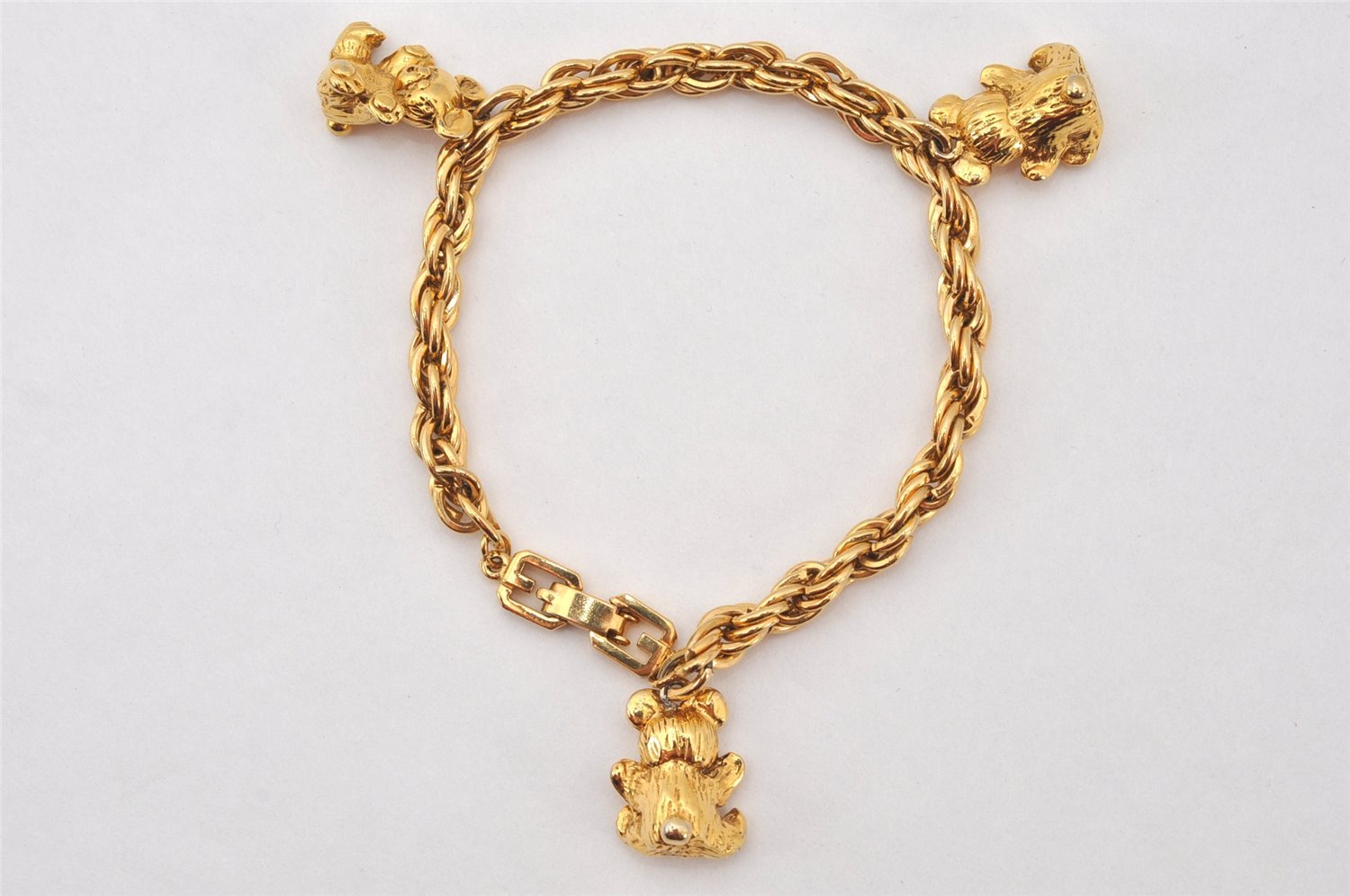 Authentic GIVENCHY Vintage Chain Bracelet Bear Motif Gold Tone 7132K