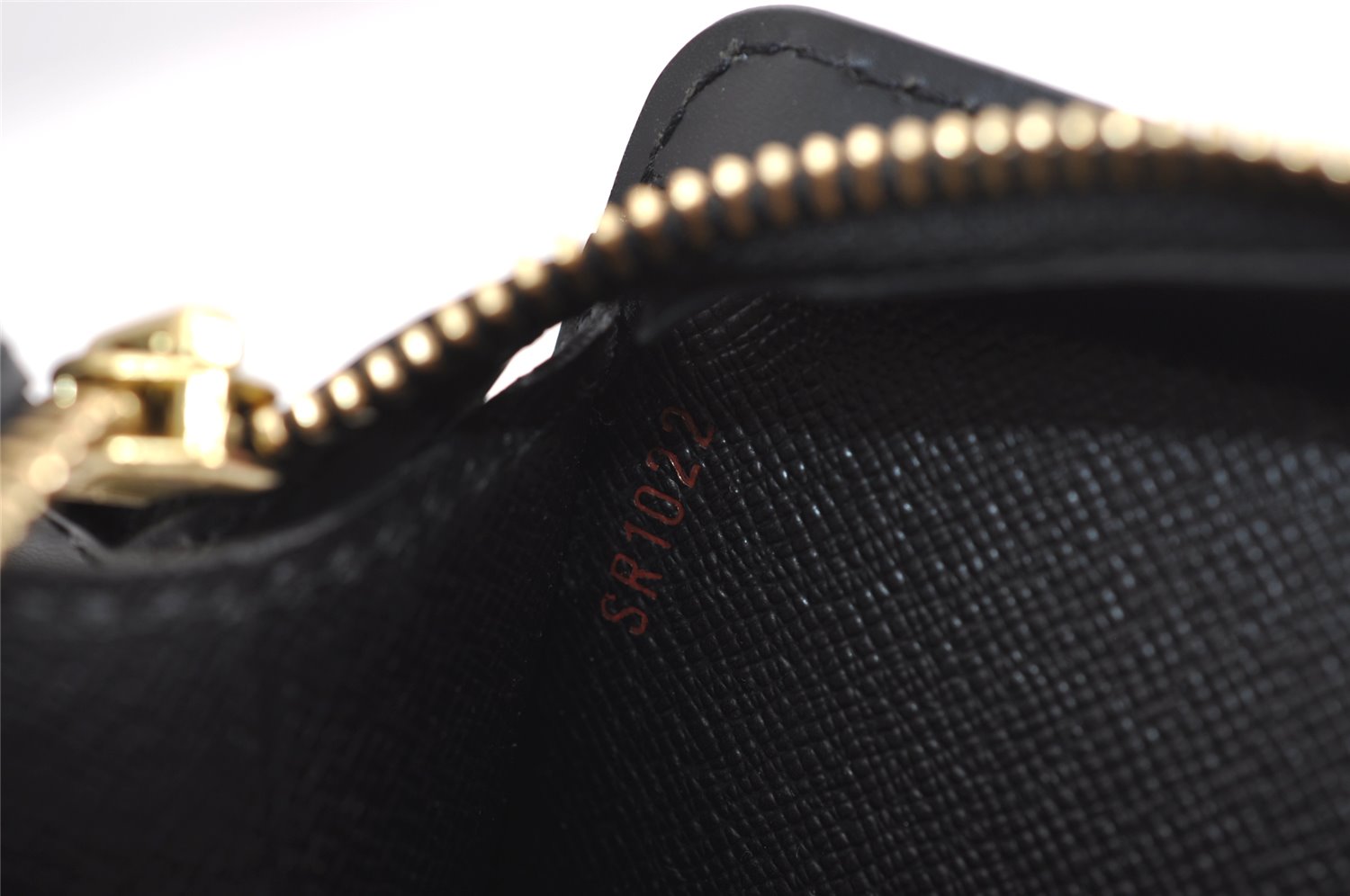 Authentic Louis Vuitton Epi Pochette Homme Clutch Hand Bag Black M52522 LV 7133J