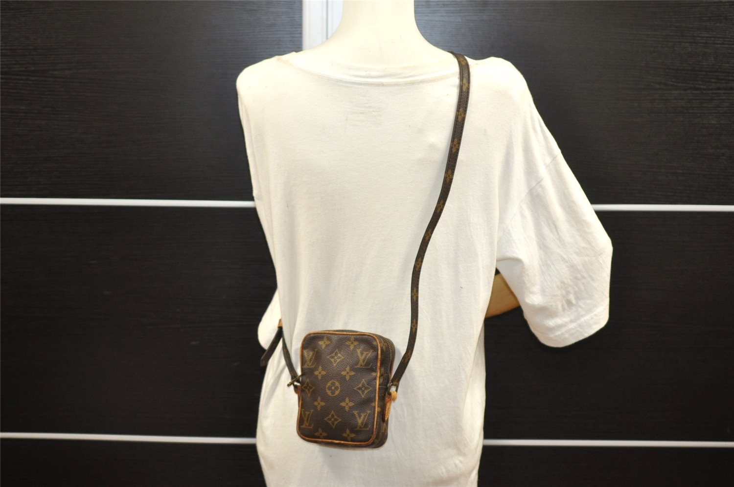 Auth Louis Vuitton Monogram Mini Poche Danube Shoulder Bag M45268 Junk 7144I