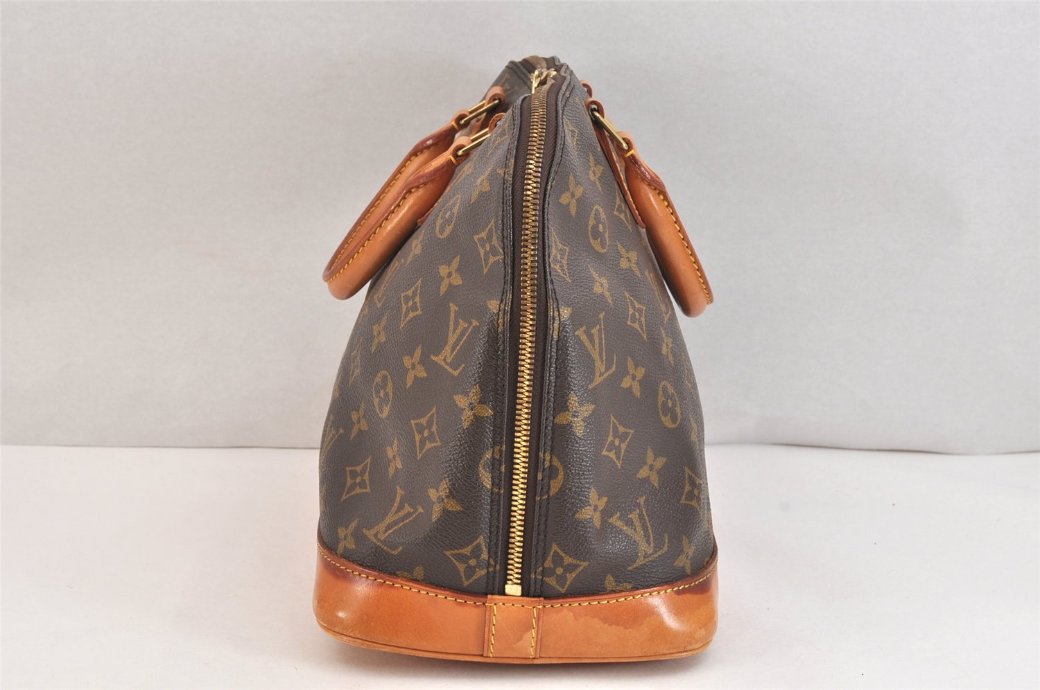 Authentic Louis Vuitton Monogram Alma Hand Bag Purse M51130 LV 7145K