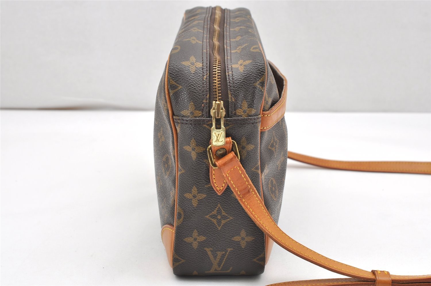 Authentic Louis Vuitton Monogram Trocadero 30 Shoulder Cross Bag M51272 LV 7155K