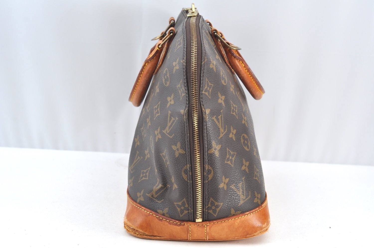 Authentic Louis Vuitton Monogram Alma Hand Bag Purse M51130 LV 7160H