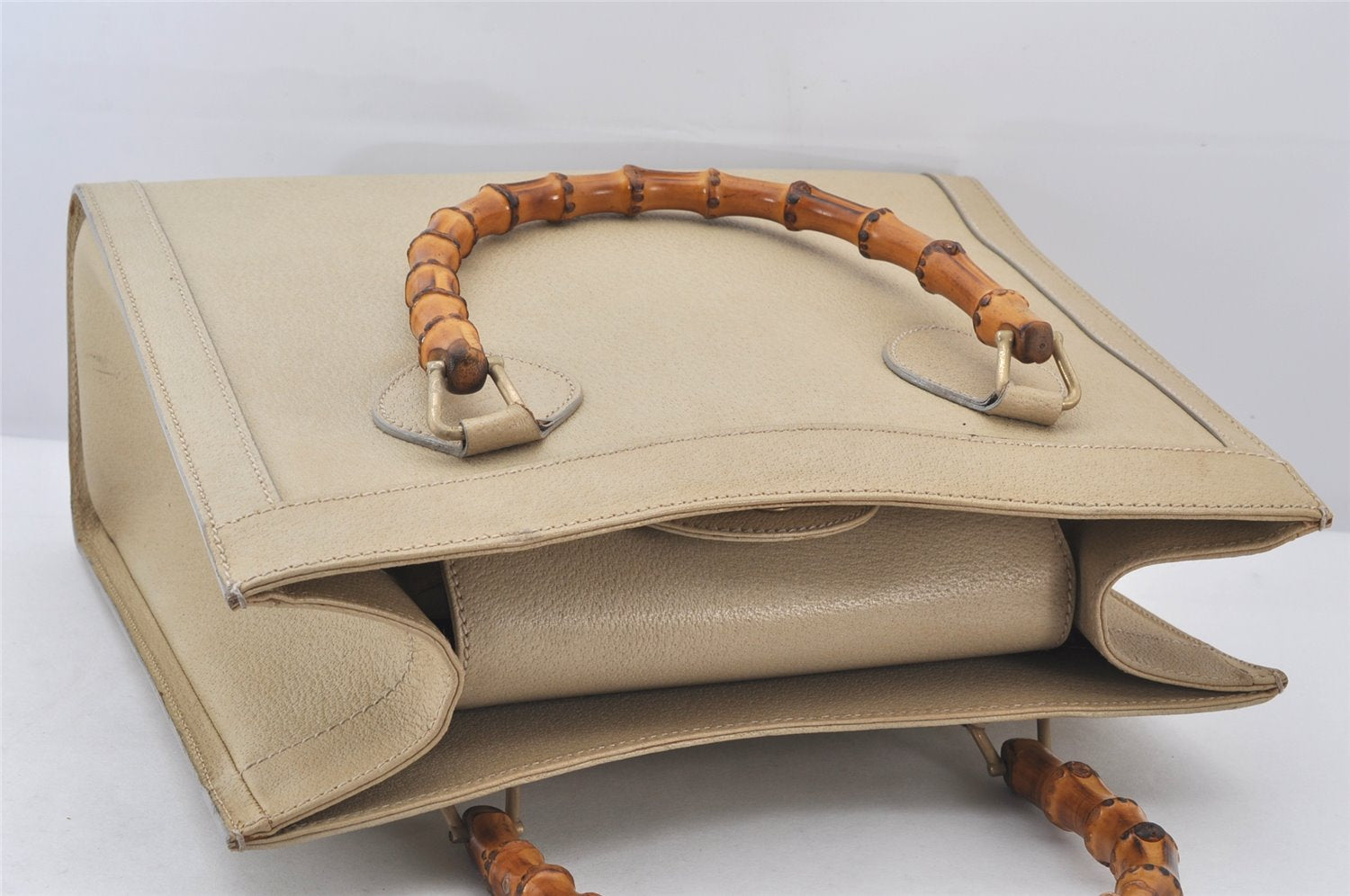 Authentic GUCCI Vintage Bamboo Hand Bag Leather 0028260 Cream White 7169K