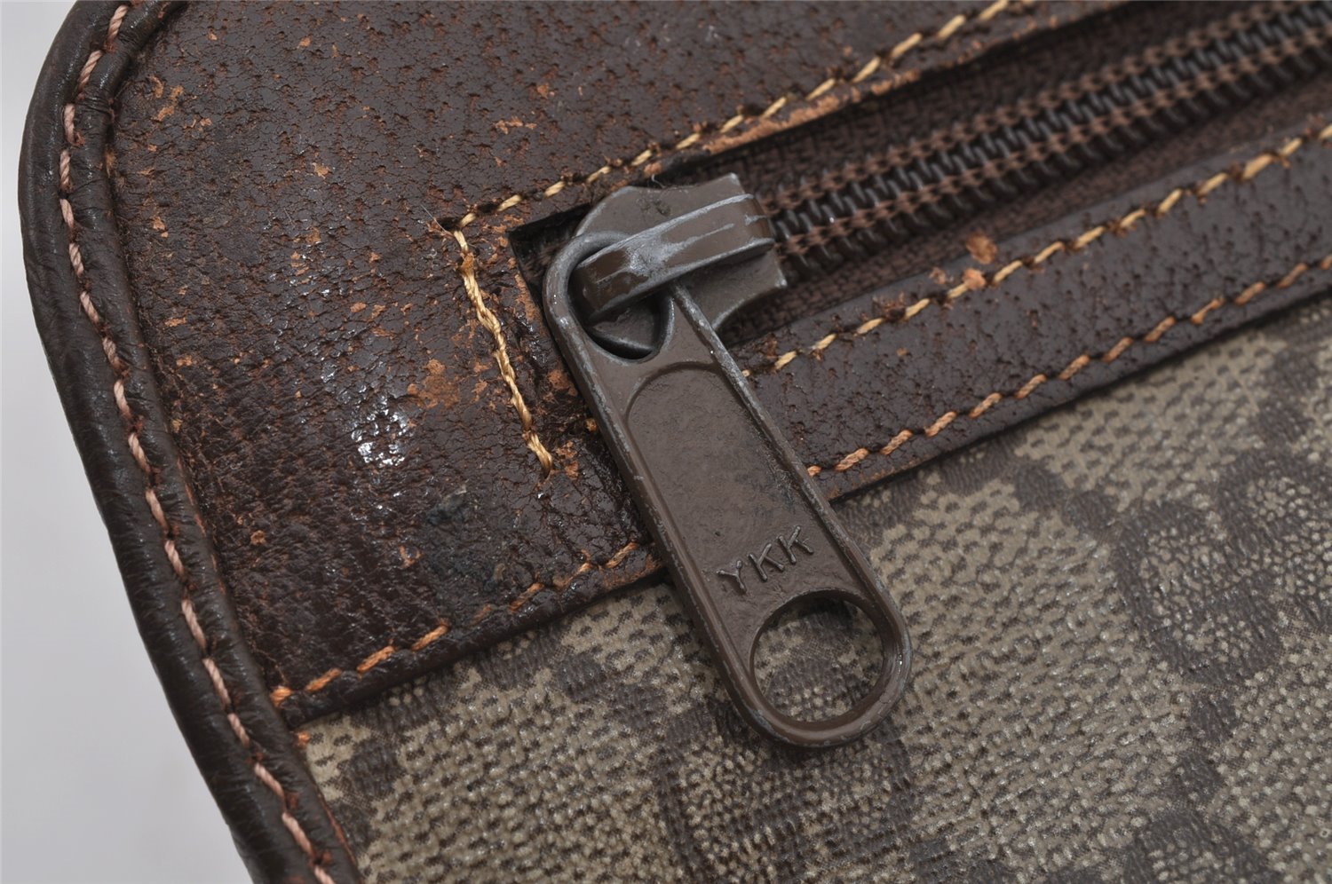 Authentic GUCCI Vintage Clutch Hand Bag Purse GG PVC Leather Brown 7172J