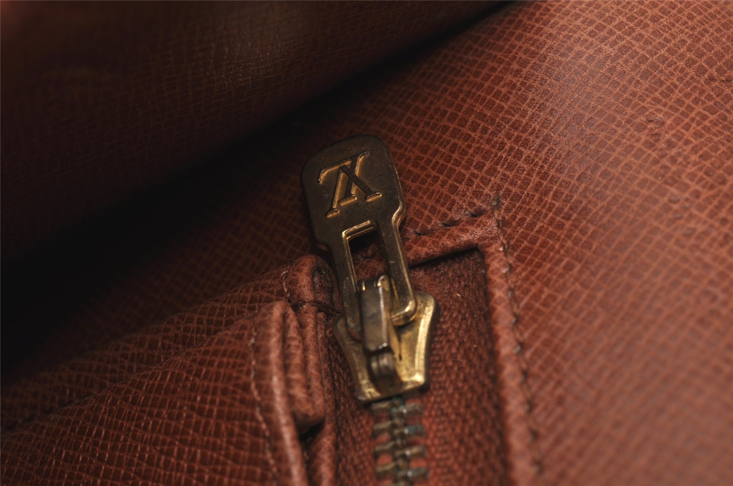 Authentic Louis Vuitton Monogram Rond Point Shoulder Cross Bag M51412 LV 7173I