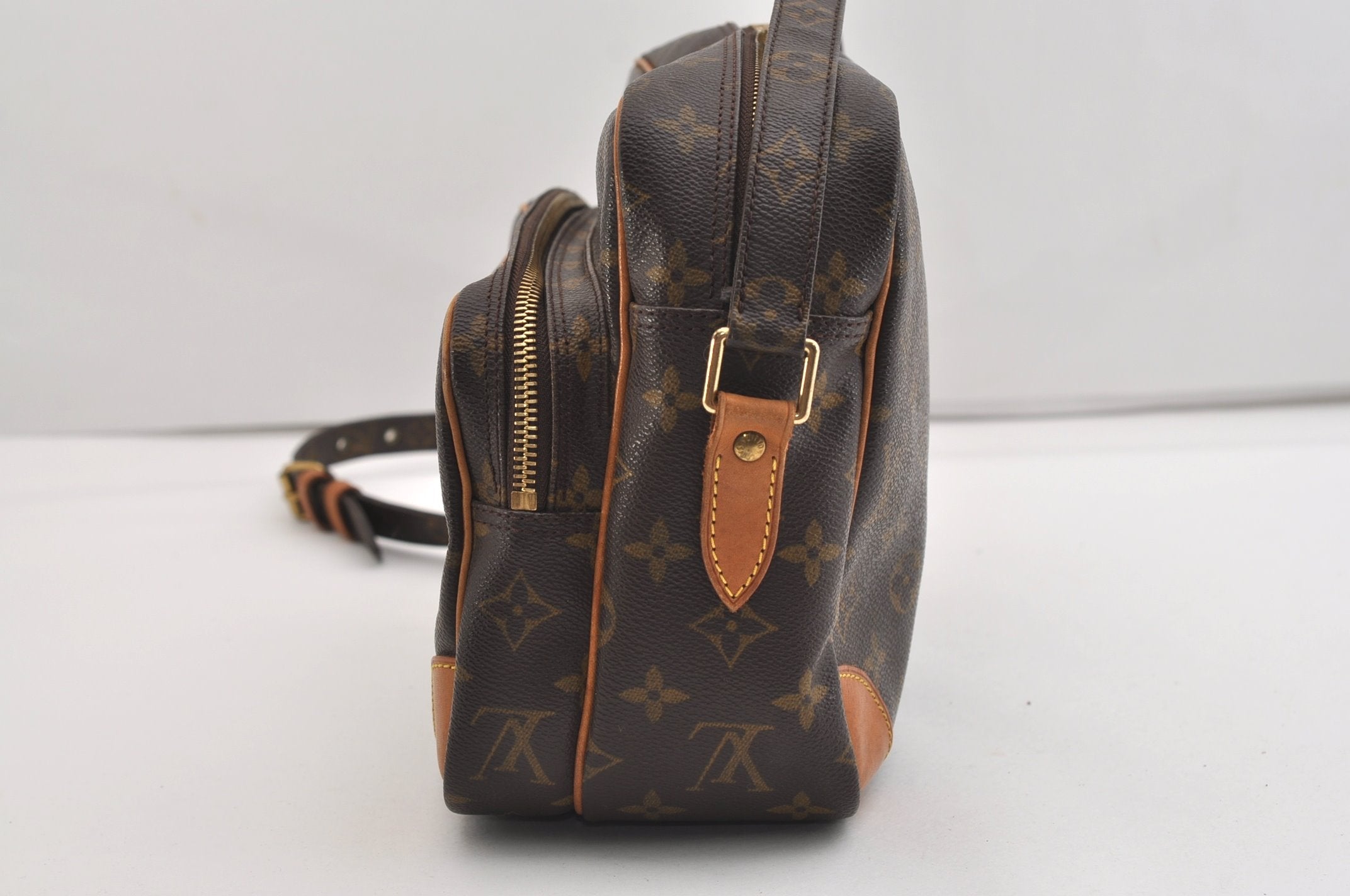 Authentic Louis Vuitton Monogram Nile Shoulder Cross Body Bag M45244 LV 7173J