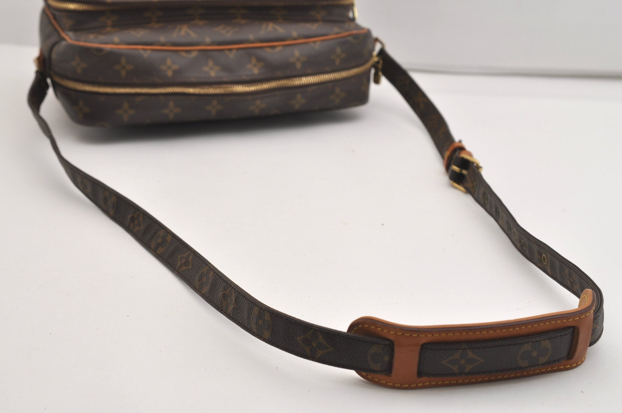 Authentic Louis Vuitton Monogram Nile Shoulder Cross Body Bag M45244 LV 7173J
