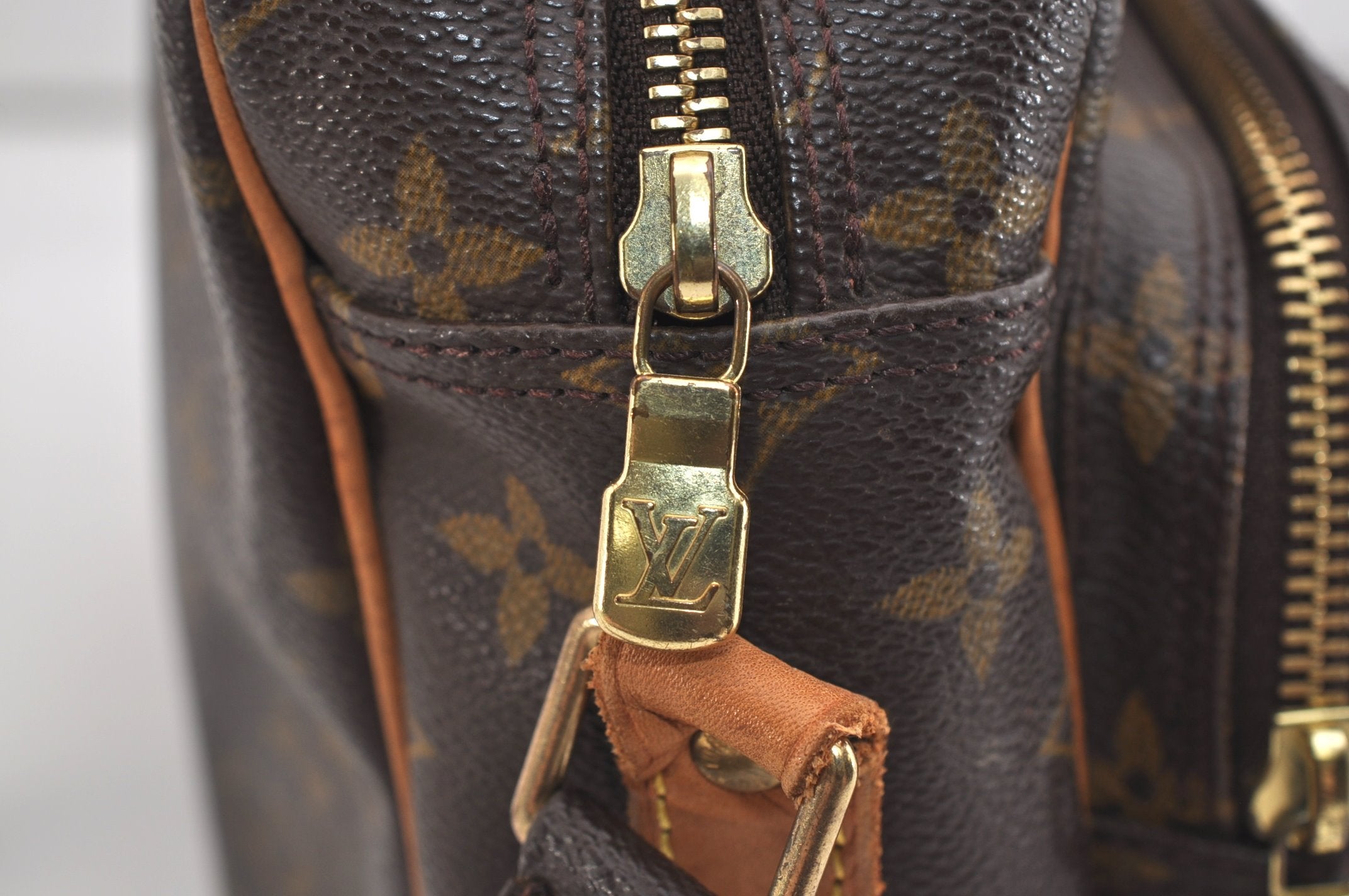 Authentic Louis Vuitton Monogram Nile Shoulder Cross Body Bag M45244 LV 7173J