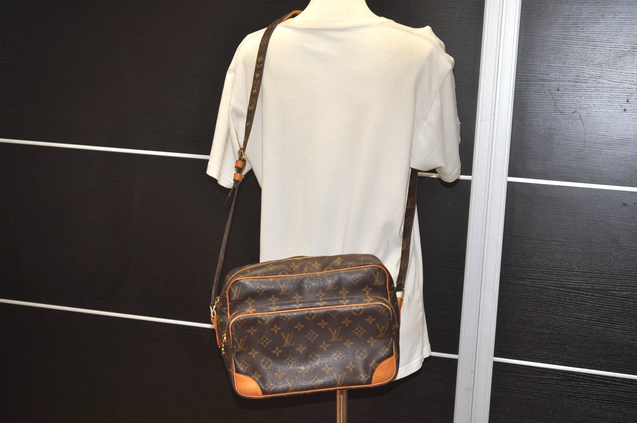 Authentic Louis Vuitton Monogram Nile Shoulder Cross Body Bag M45244 LV 7173J