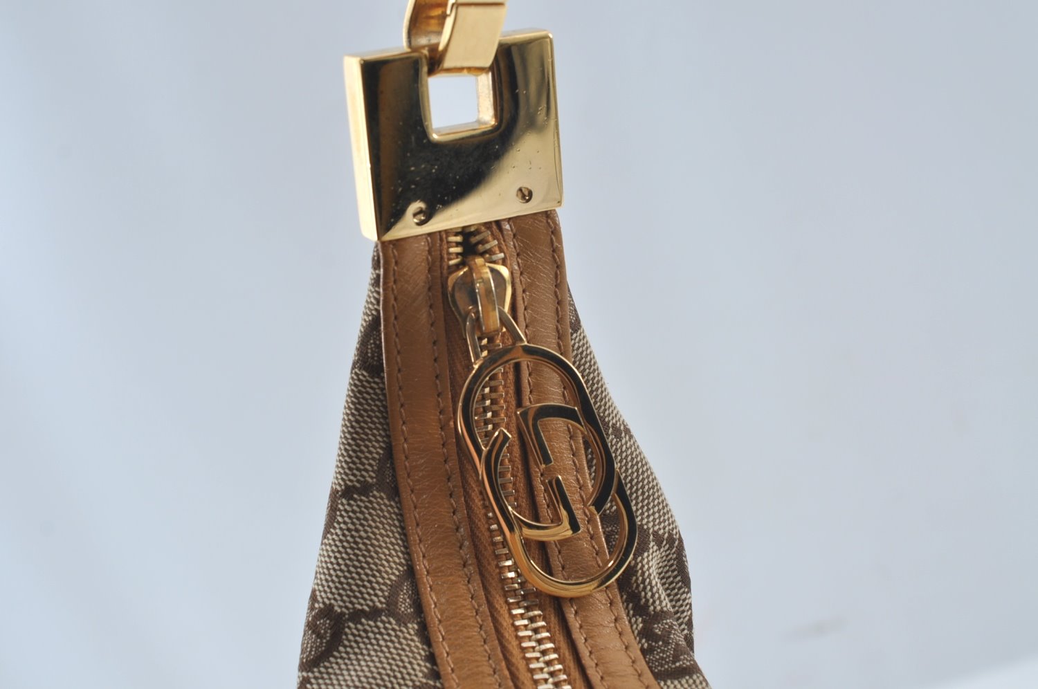 Authentic GUCCI Vintage Shoulder Bag Purse GG Canvas Leather 0013814 Brown 7178J