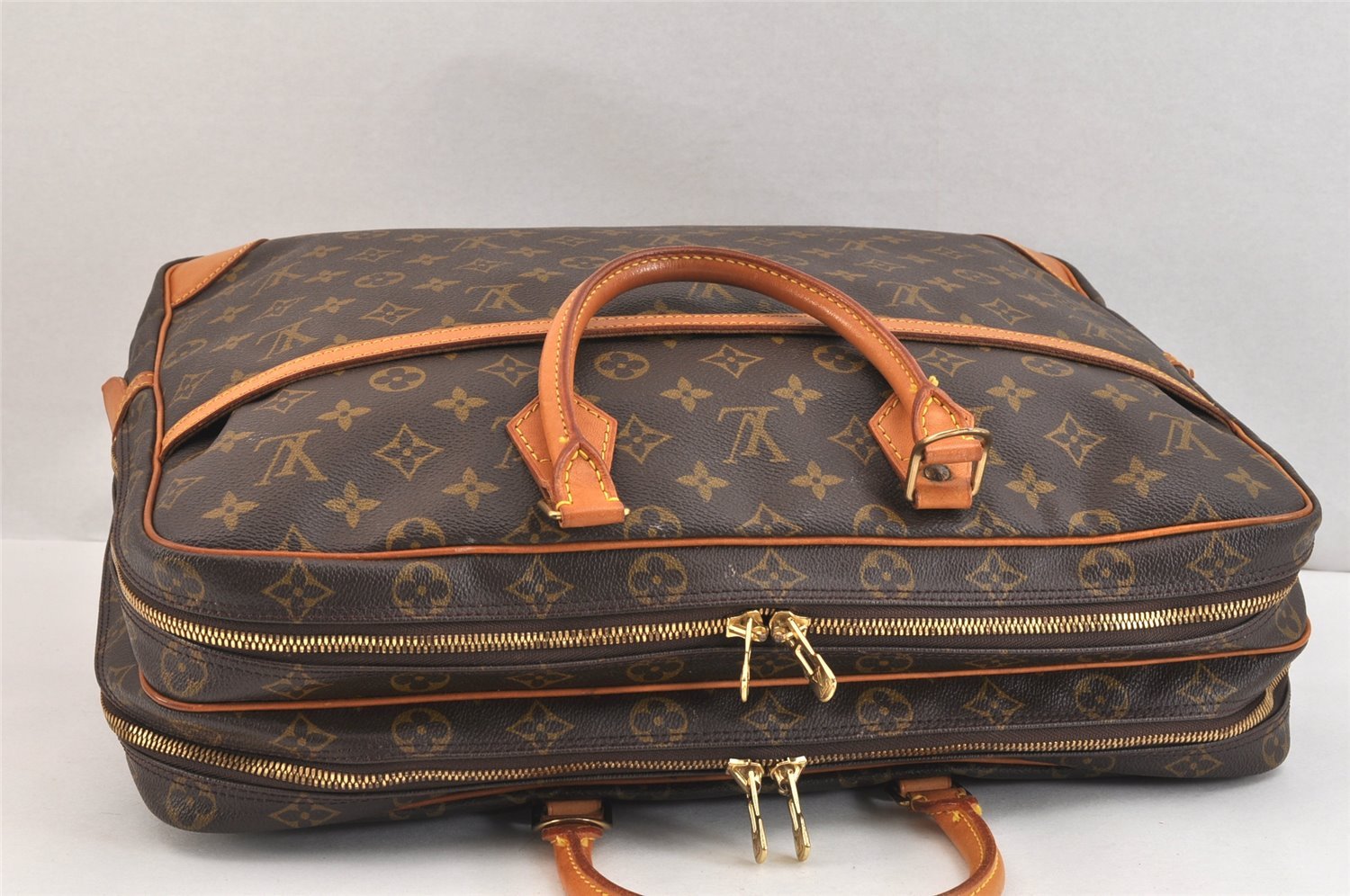 Auth Louis Vuitton Monogram M53362 Porte Documents Voyage 2 Compartments 7184K