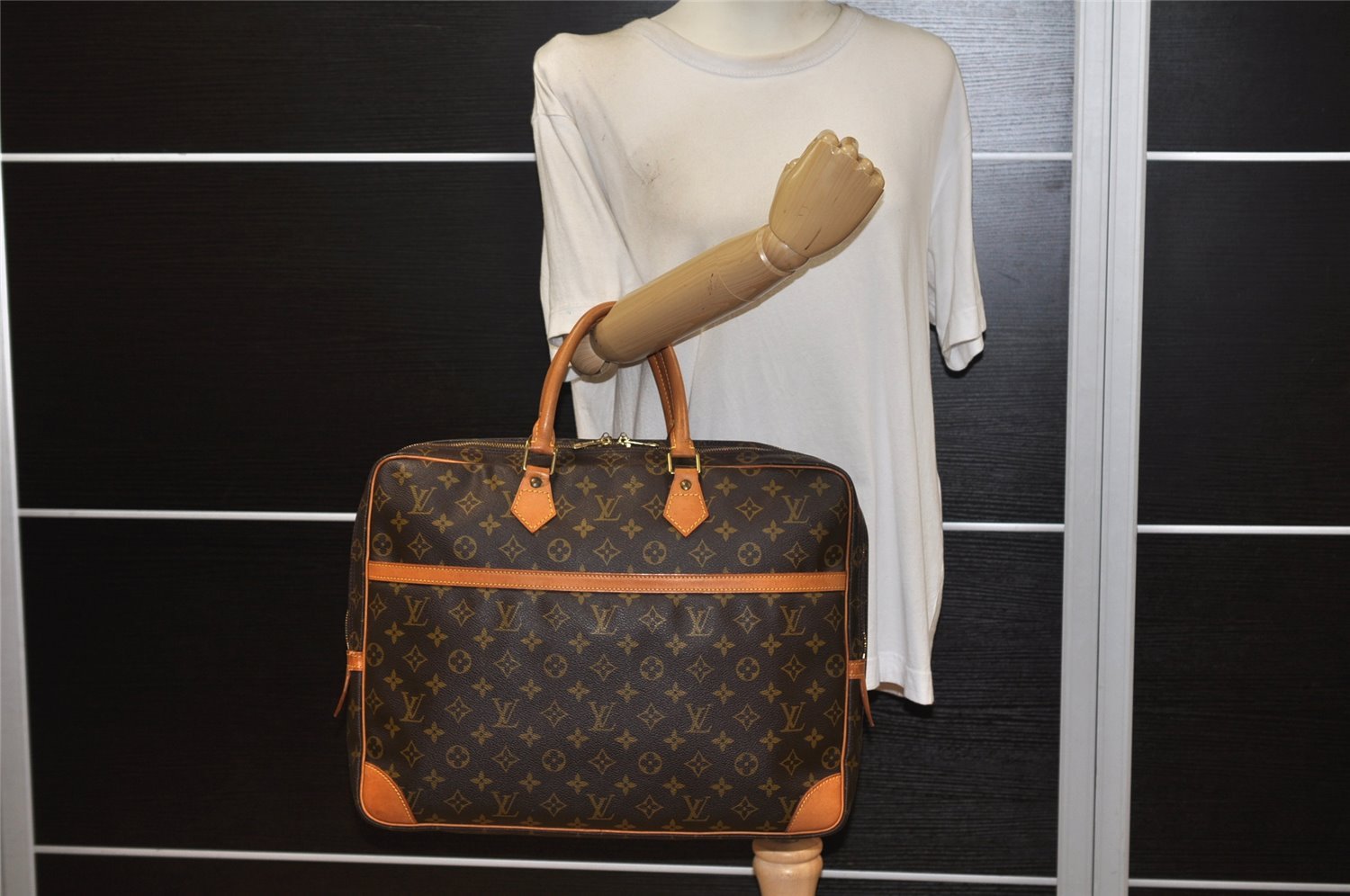 Auth Louis Vuitton Monogram M53362 Porte Documents Voyage 2 Compartments 7184K