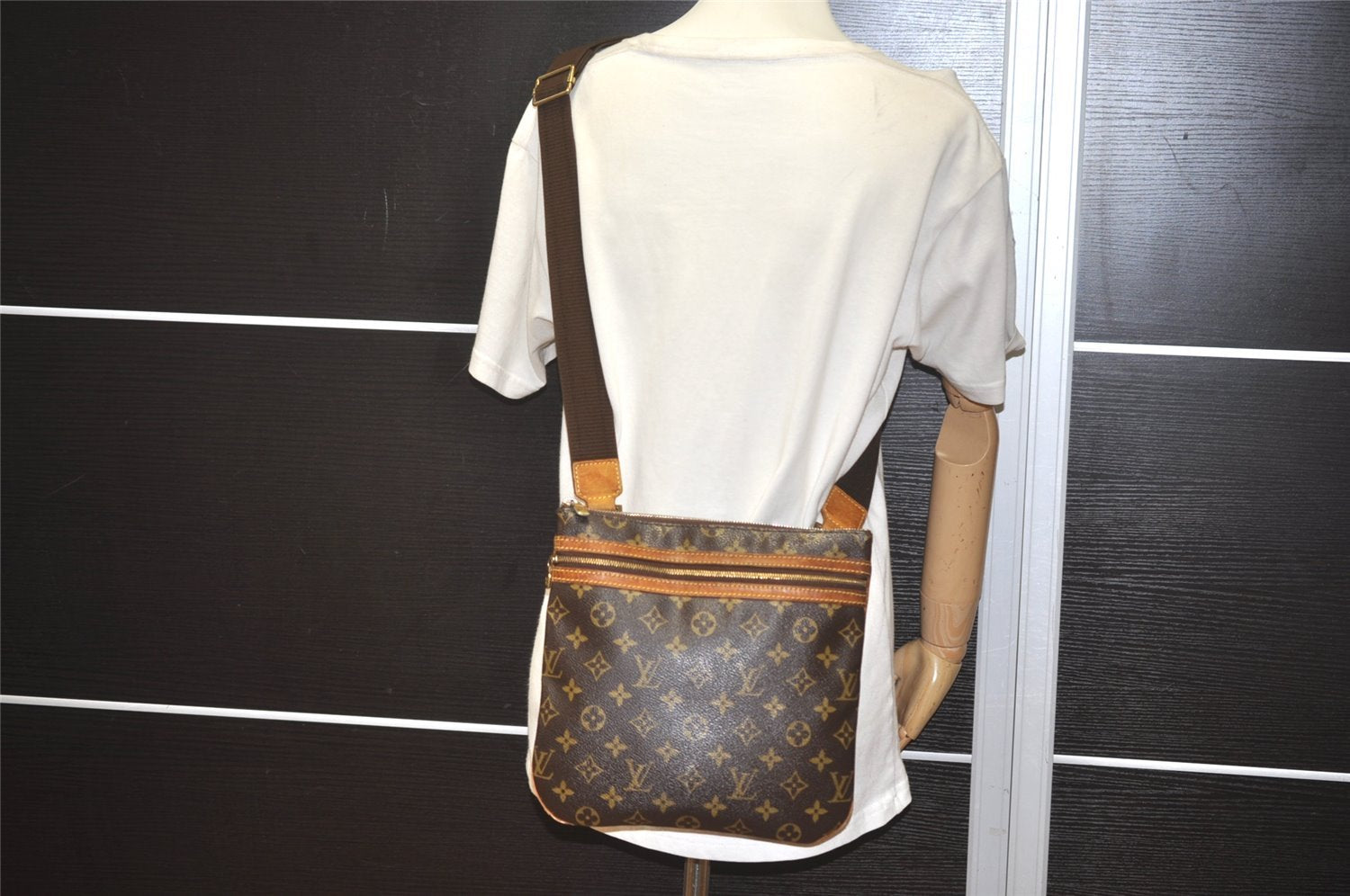Auth Louis Vuitton Monogram Pochette Bosphore Shoulder Cross Bag M40044 LV 7185I