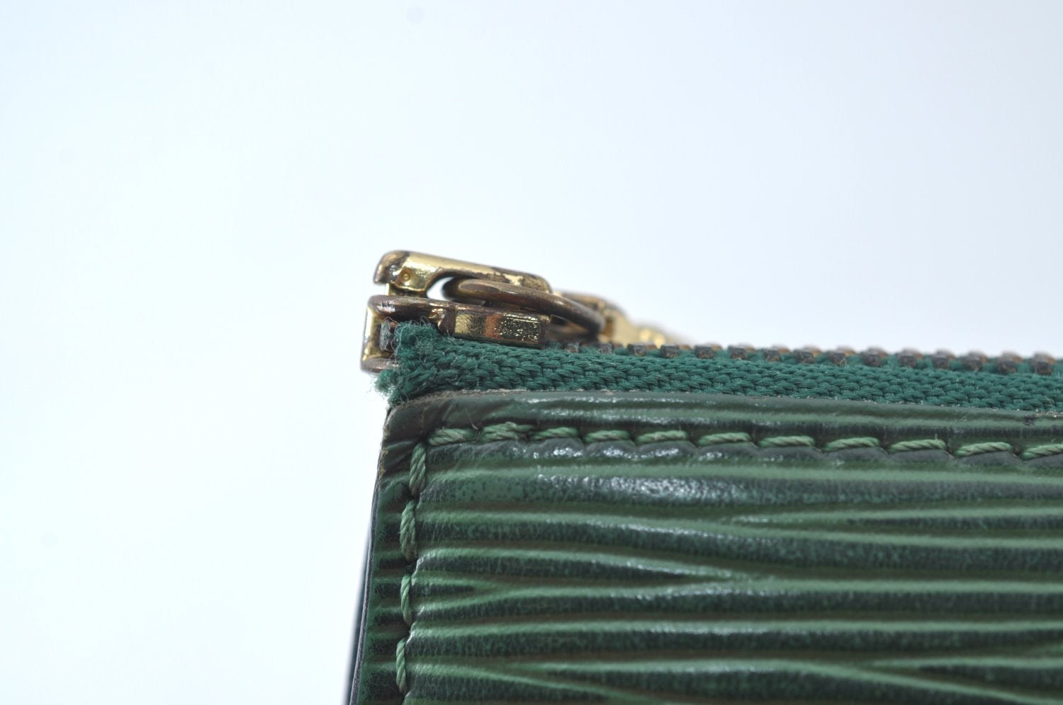 Authentic Louis Vuitton Epi Pochette Accessoires Pouch Green M52944 LV 7187J