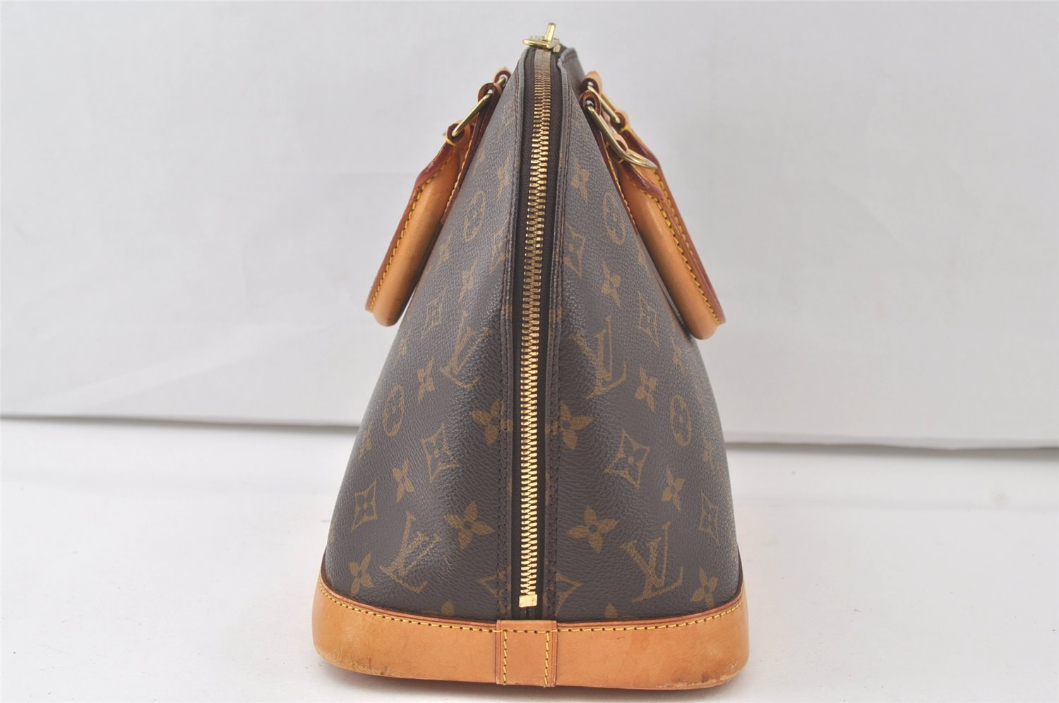 Authentic Louis Vuitton Monogram Alma Hand Bag Purse M51130 LV 7188K