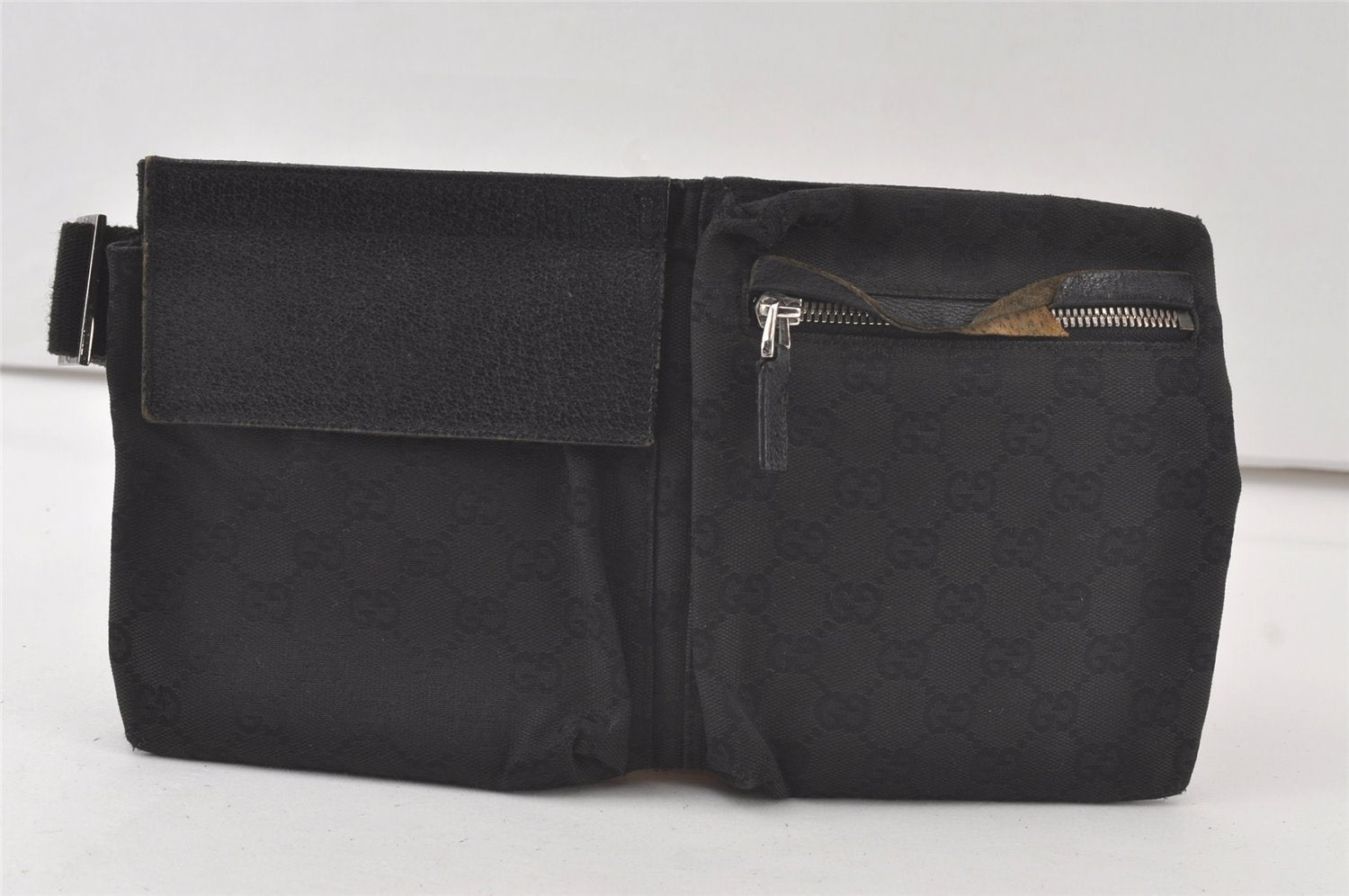 Authentic GUCCI Vintage Waist Body Bag Purse GG Canvas Leather 28566 Black 7193K