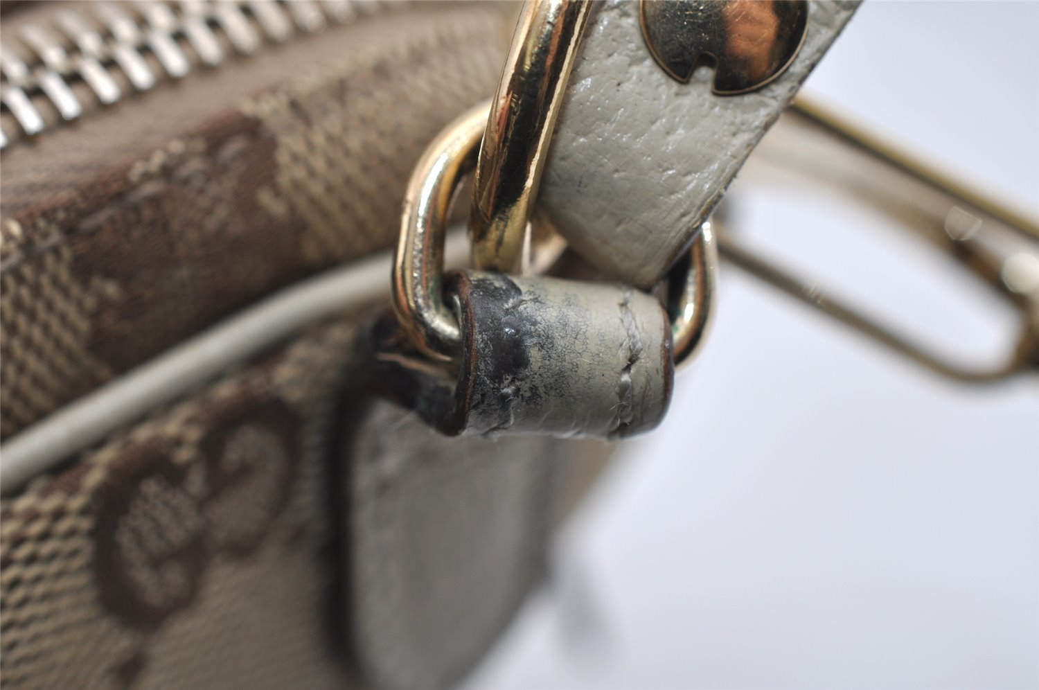 Authentic GUCCI Shoulder Cross Body Bag Purse GG Canvas Leather Brown 7206I