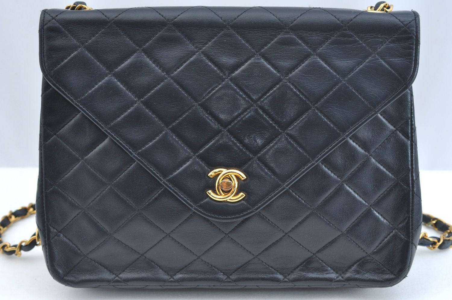 Authentic CHANEL Lamb Skin Turnlock Matelasse Shoulder Bag Black Junk 7215I