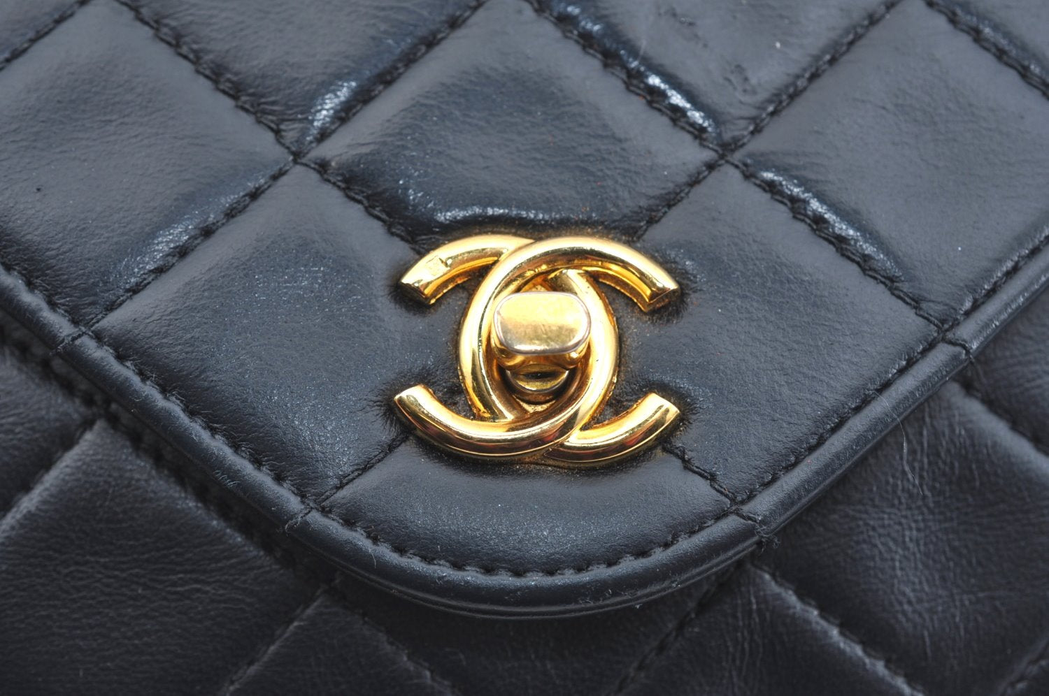 Authentic CHANEL Lamb Skin Turnlock Matelasse Shoulder Bag Black Junk 7215I