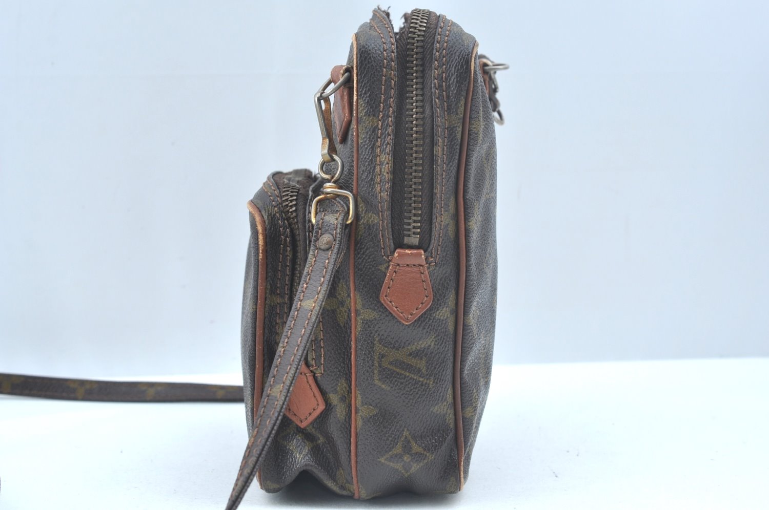 Authentic Louis Vuitton Monogram Amazone Shoulder Cross Body Bag Old Model 7223G