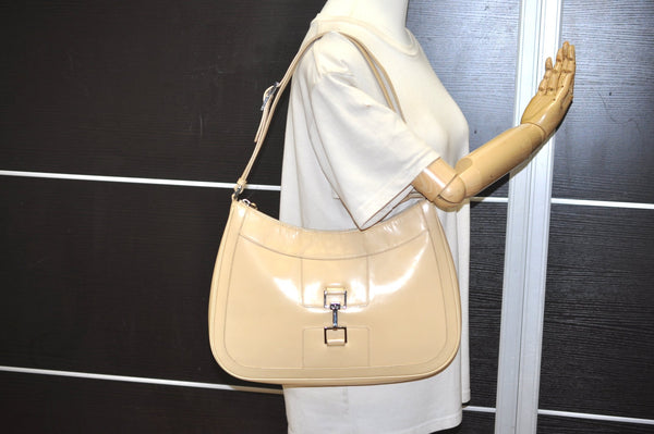 Authentic GUCCI Vintage Shoulder Hand Bag Purse Enamel Beige 7227J