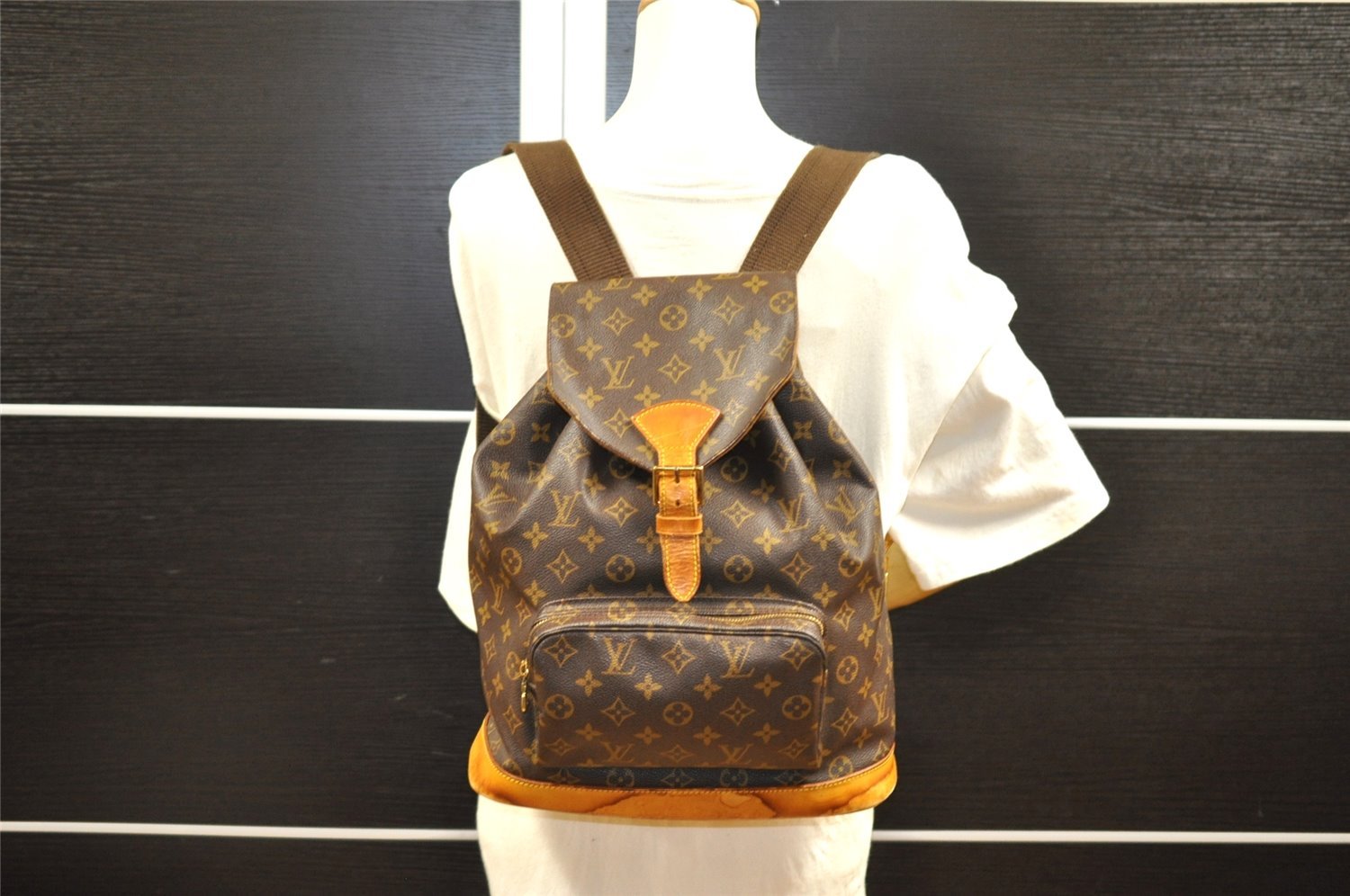 Authentic Louis Vuitton Monogram Montsouris GM Backpack M51135 LV 7233I