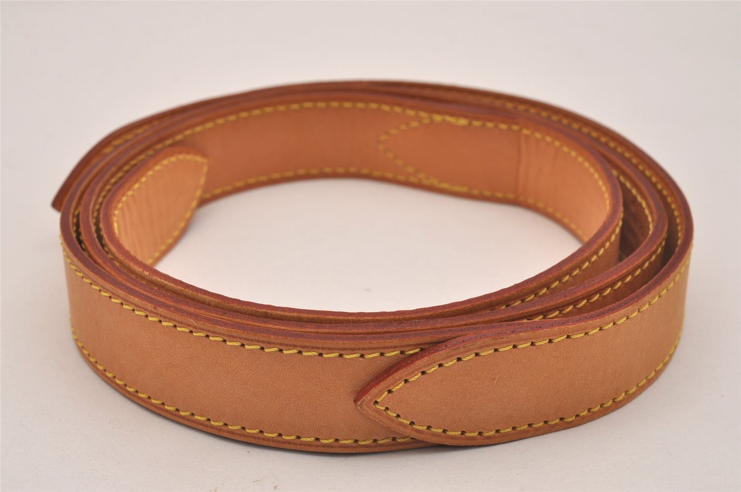 Authentic Louis Vuitton Leather Shoulder Strap Beige 49.6