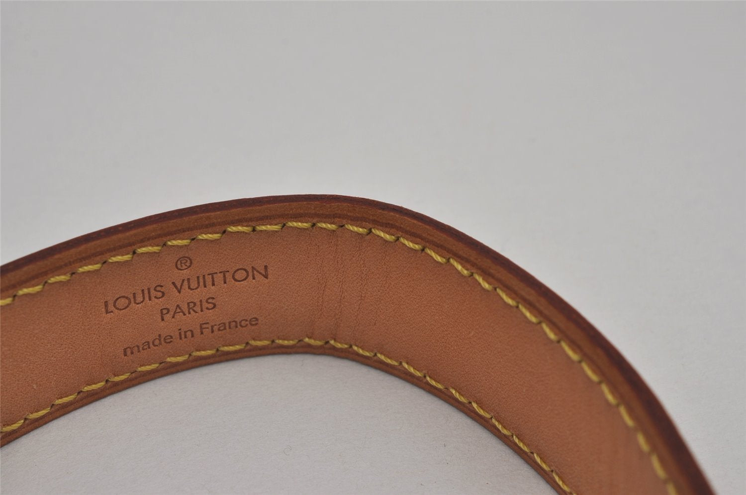 Authentic Louis Vuitton Leather Shoulder Strap Beige 49.6