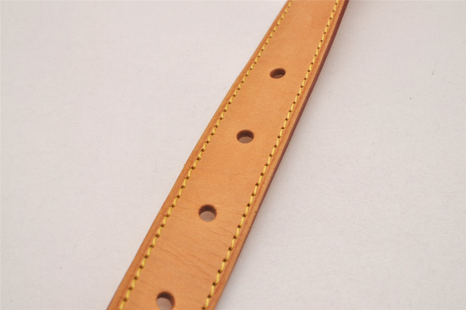 Authentic Louis Vuitton Leather Shoulder Strap Beige 49.6