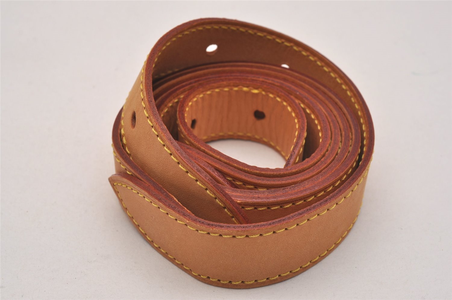 Authentic Louis Vuitton Leather Shoulder Strap Beige 49.6