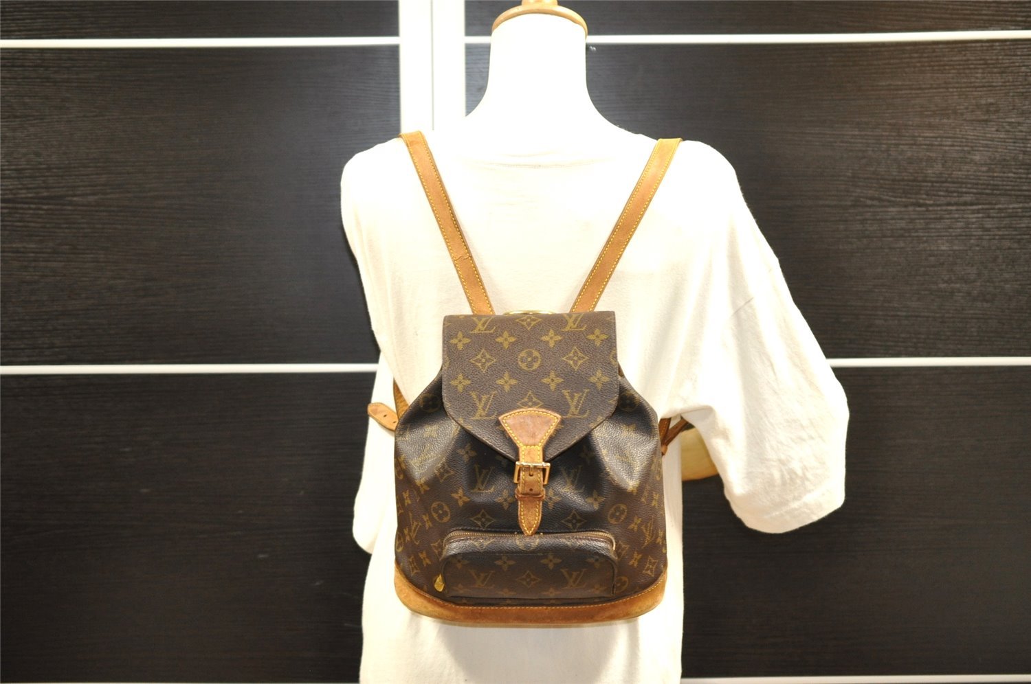 Authentic Louis Vuitton Monogram Montsouris MM Backpack M51136 LV 7237I