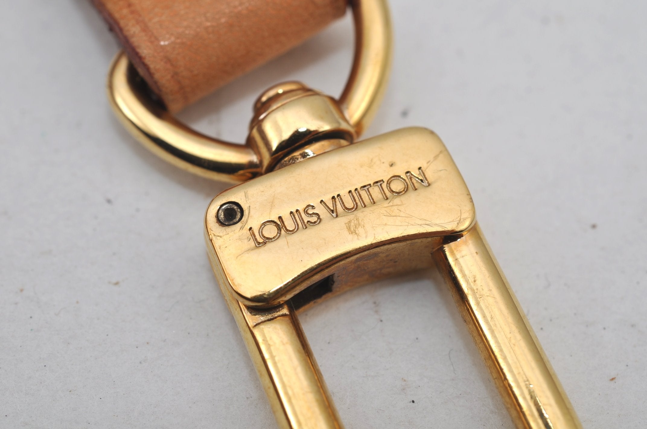 Authentic Louis Vuitton Leather Shoulder Strap Beige 39.4