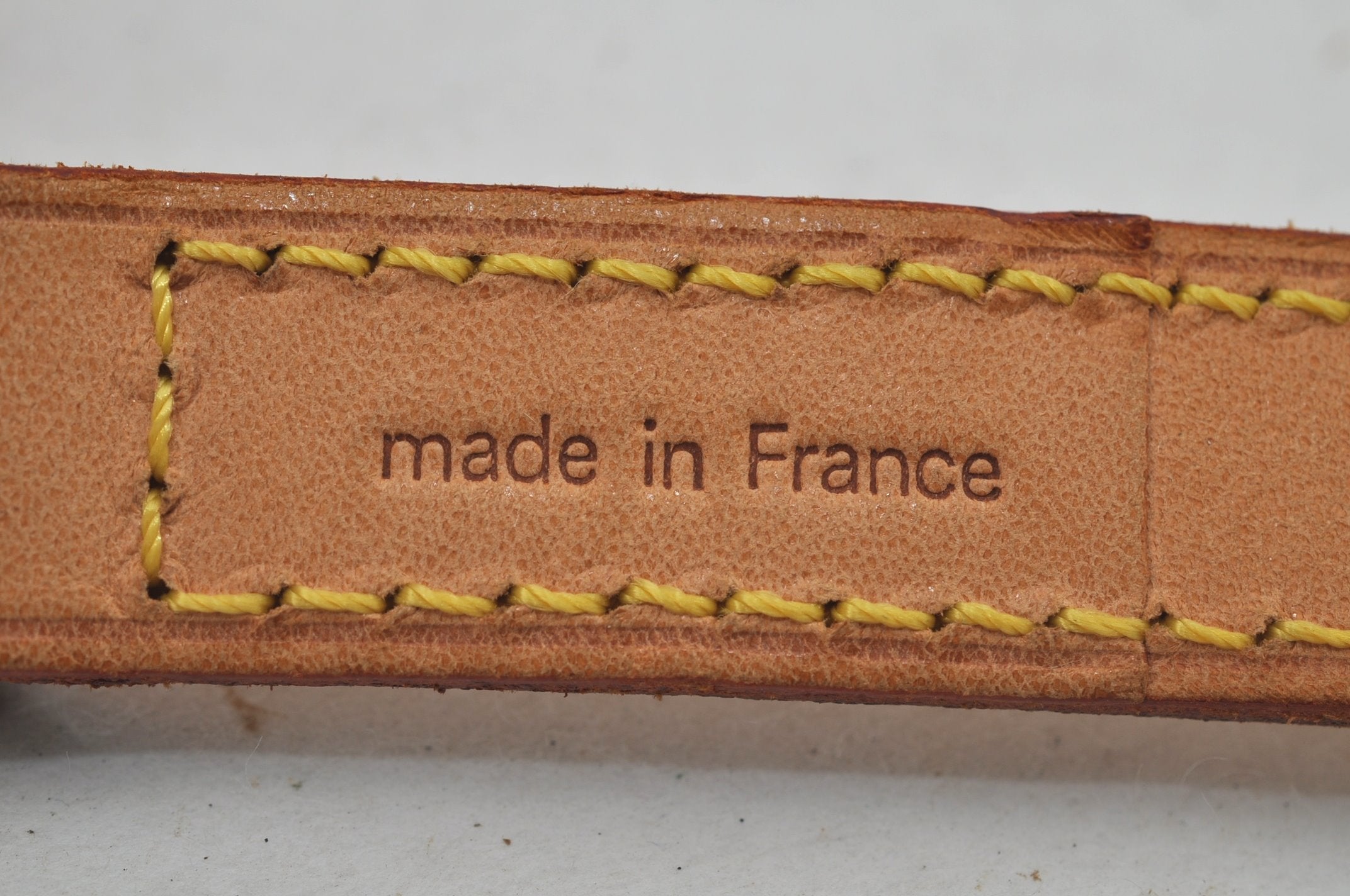 Authentic Louis Vuitton Leather Shoulder Strap Beige 39.4