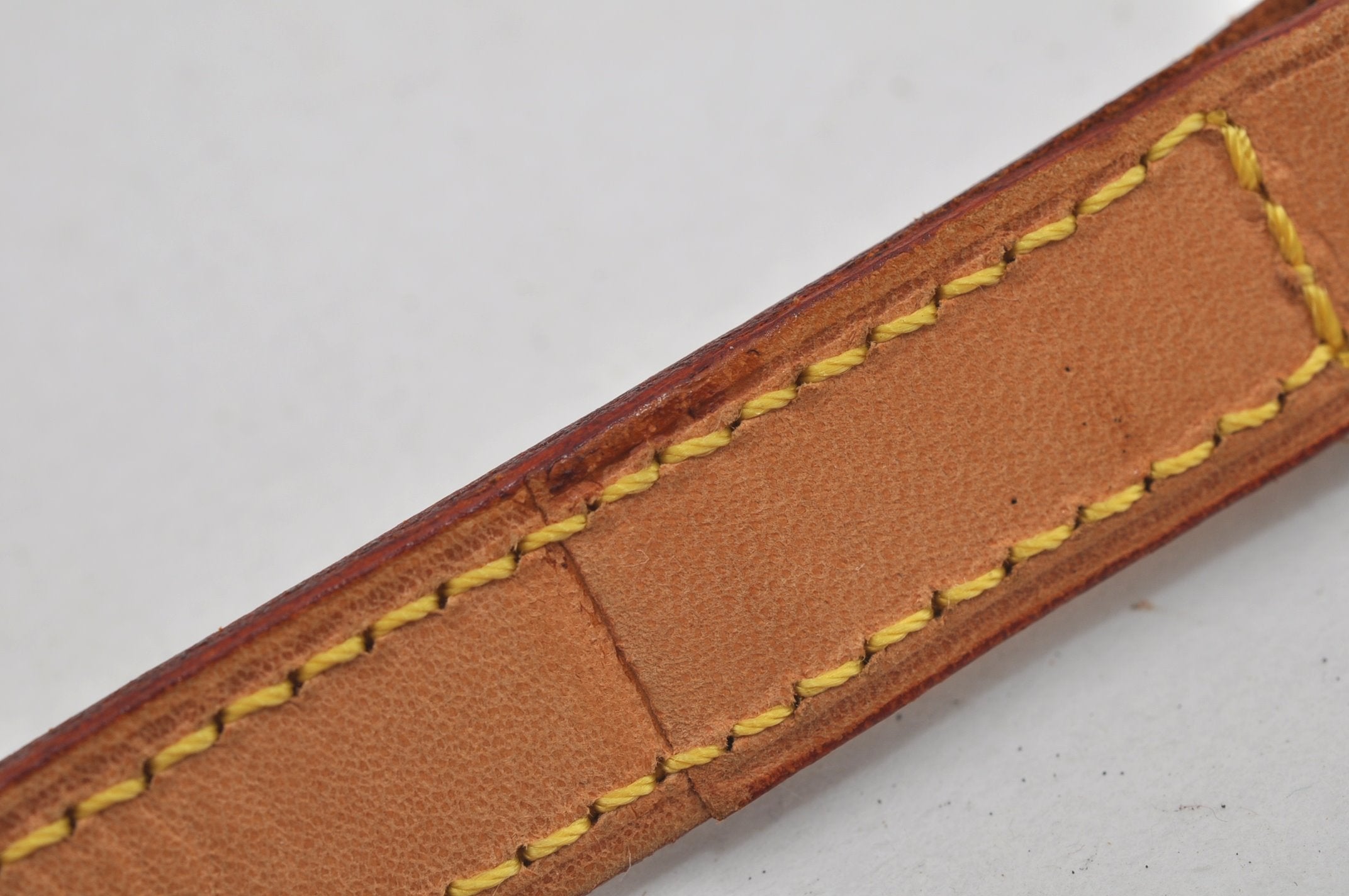 Authentic Louis Vuitton Leather Shoulder Strap Beige 39.4