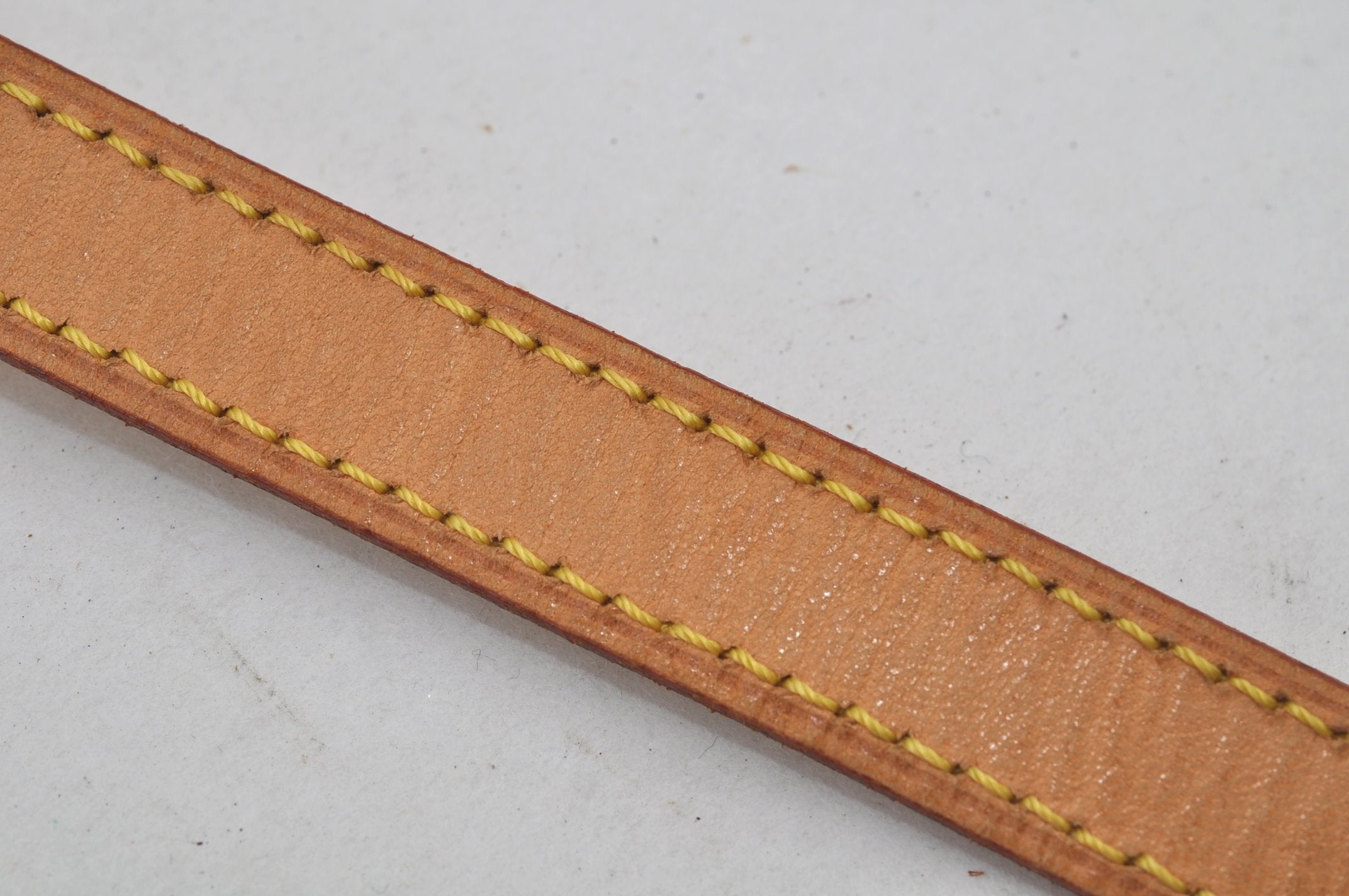 Authentic Louis Vuitton Leather Shoulder Strap Beige 39.4