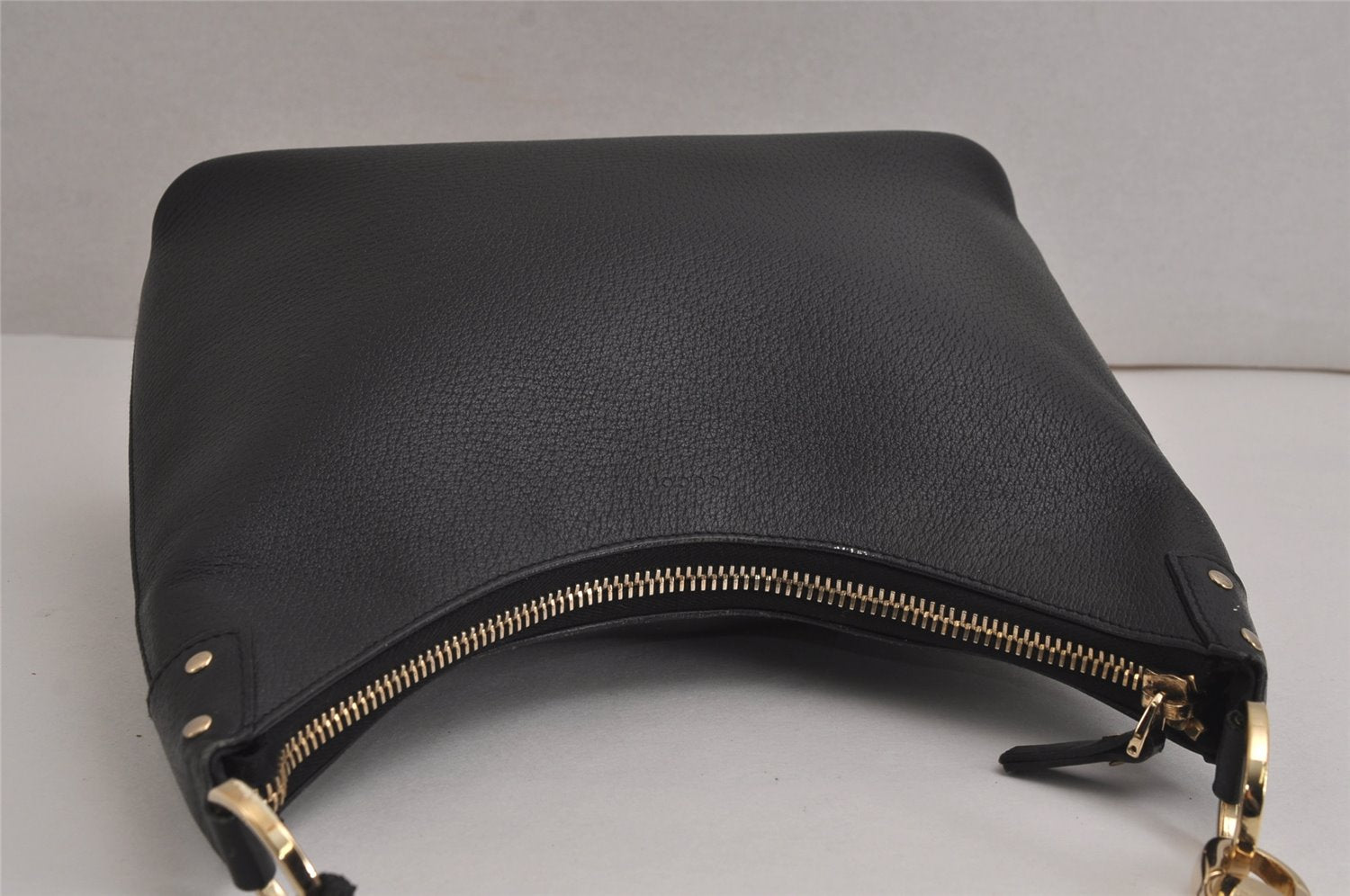 Authentic GUCCI Vintage Shoulder Hand Bag Purse Leather 115003 Black 7244J