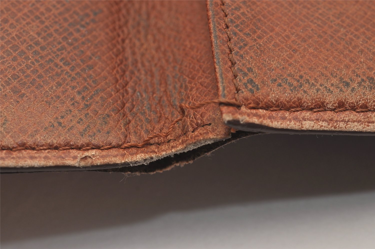 Authentic Louis Vuitton Monogram Multicles 6 Six Hooks Key Case M62630 LV 7245J