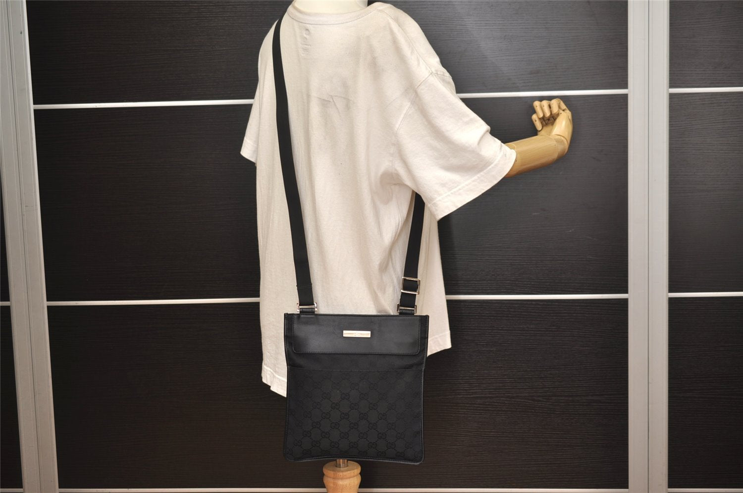 Authentic GUCCI Shoulder Cross Body Bag GG Canvas Leather 0190348 Black 7251J