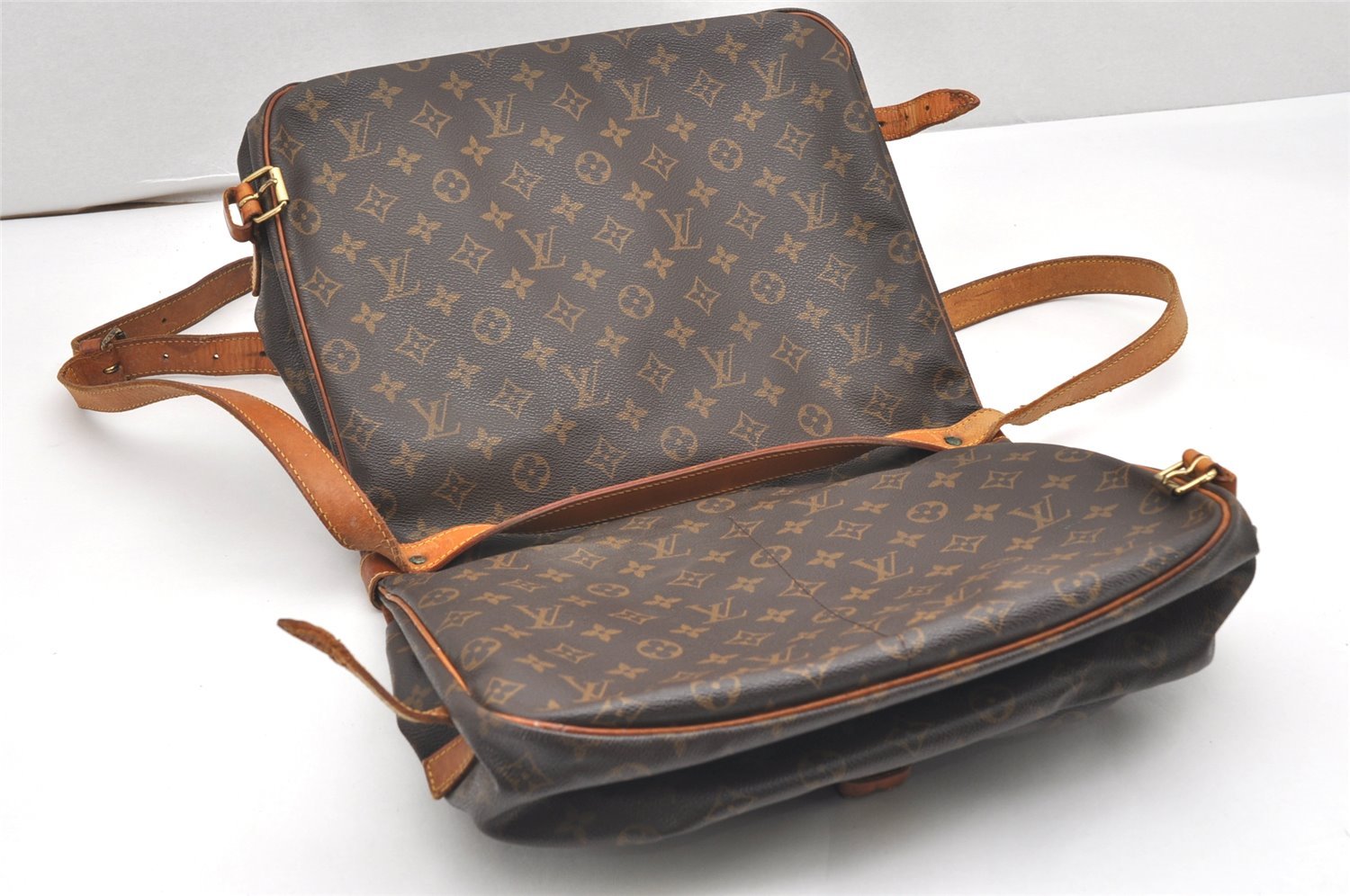 Authentic Louis Vuitton Monogram Saumur 35 Shoulder Cross Bag M42254 LV 7252K