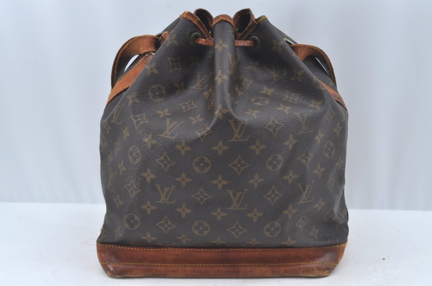 Authentic Louis Vuitton Monogram Noe Shoulder Drawstring Bag M42224 LV 7259I
