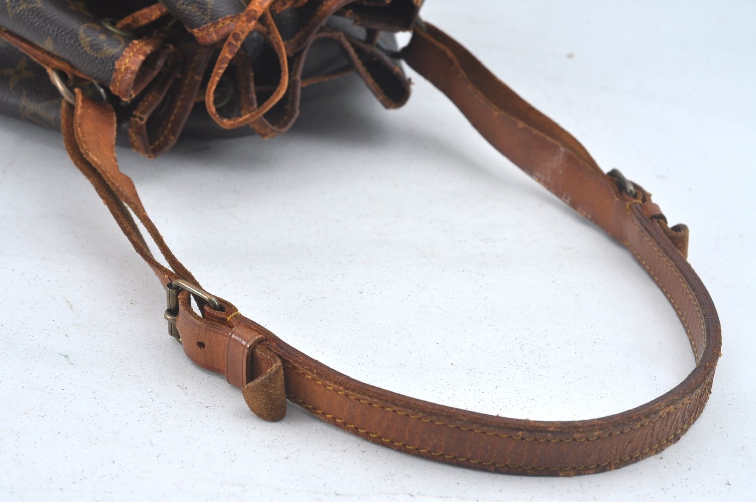 Authentic Louis Vuitton Monogram Noe Shoulder Drawstring Bag M42224 LV 7259I