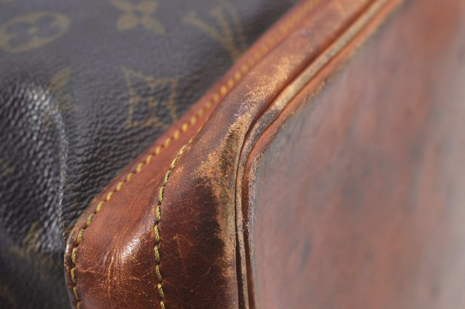 Authentic Louis Vuitton Monogram Noe Shoulder Drawstring Bag M42224 LV 7259I