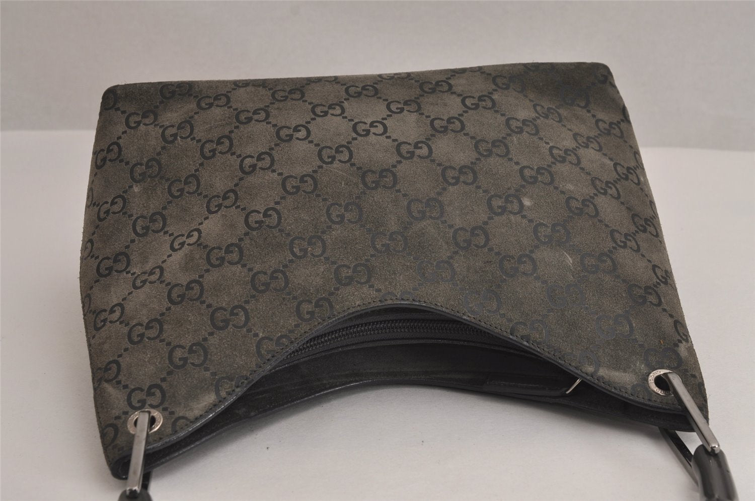 Authentic GUCCI Bamboo Vintage Shoulder Bag Purse GG Suede Gray Junk 7264J