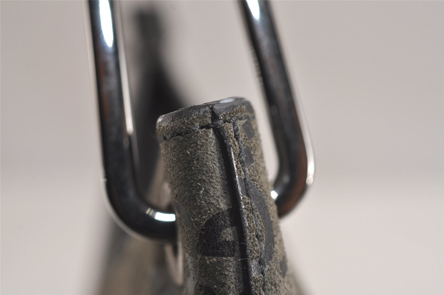 Authentic GUCCI Bamboo Vintage Shoulder Bag Purse GG Suede Gray Junk 7264J