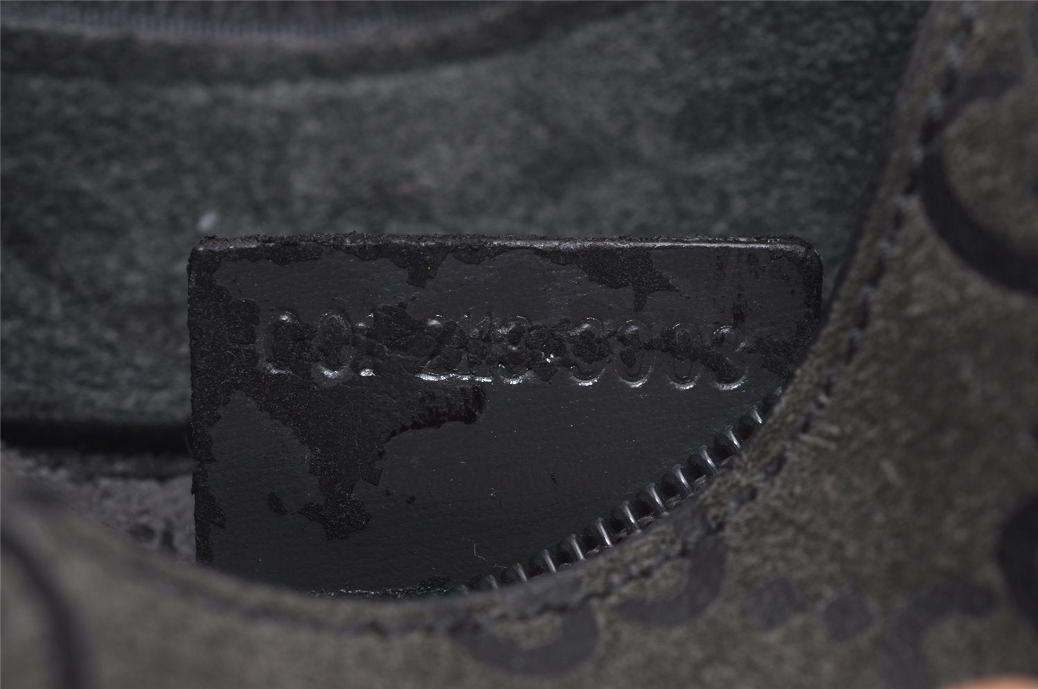 Authentic GUCCI Bamboo Vintage Shoulder Bag Purse GG Suede Gray Junk 7264J