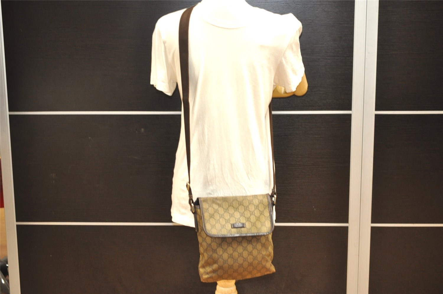 Authentic GUCCI Shoulder Cross Body Bag Purse GG PVC Leather 223666 Brown 7275J